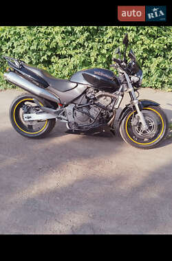 Мотоцикл Без обтекателей (Naked bike) Honda CB 600F Hornet 2000 в 