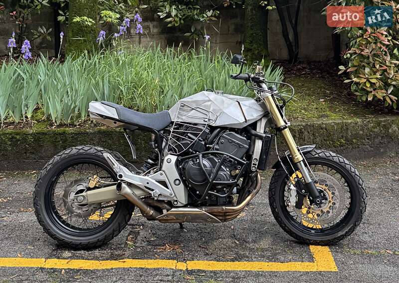 Мотоцикл Кастом Honda CB 600F Hornet 2011 в Черновцах