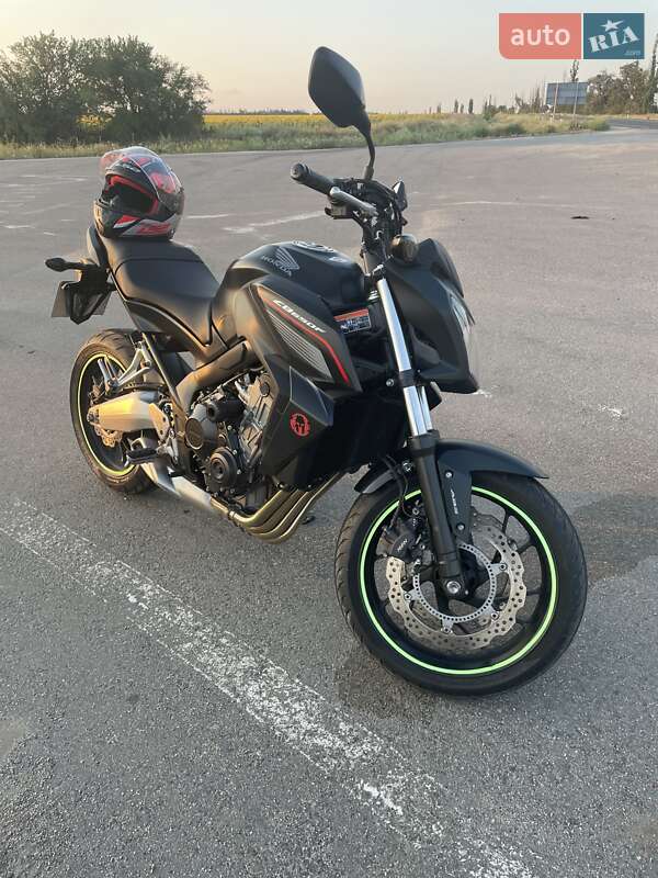 Мотоцикл Без обтекателей (Naked bike) Honda CB 650F 2015 в 