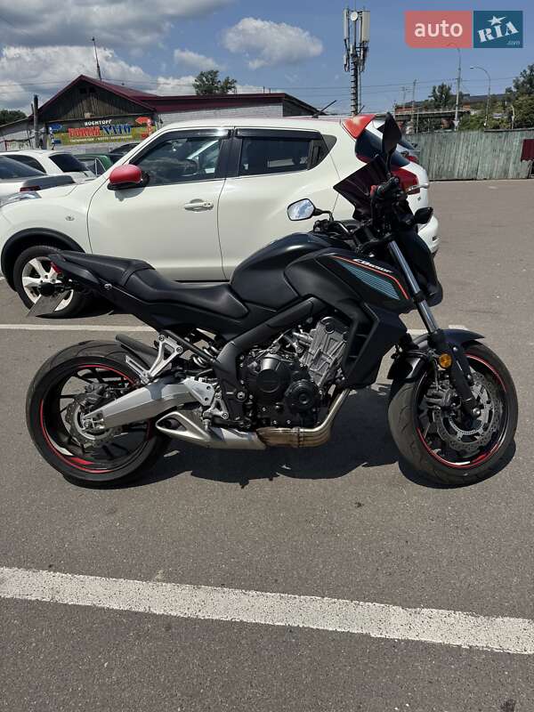 Мотоцикл Спорт-туризм Honda CB 650F 2014 в 