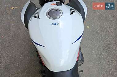 Мотоцикл Без обтекателей (Naked bike) Honda CB 650F 2014 в 