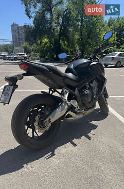 Мотоцикл Без обтекателей (Naked bike) Honda CB 650F 2015 в 
