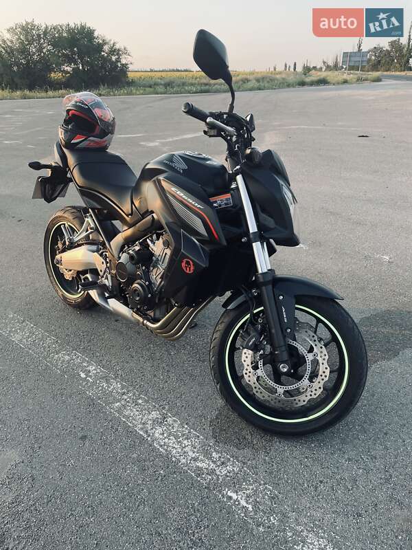 Мотоцикл Без обтекателей (Naked bike) Honda CB 650F 2015 в 
