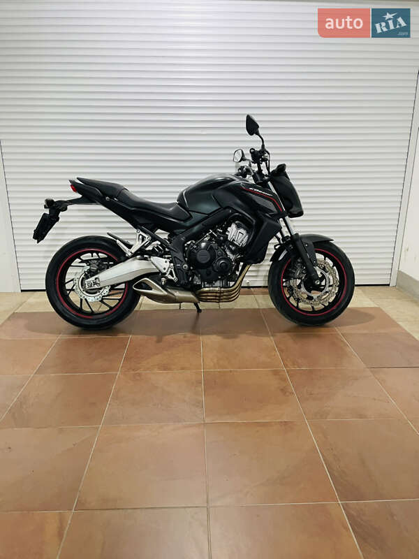 Мотоцикл Без обтекателей (Naked bike) Honda CB 650F 2014 в Киеве