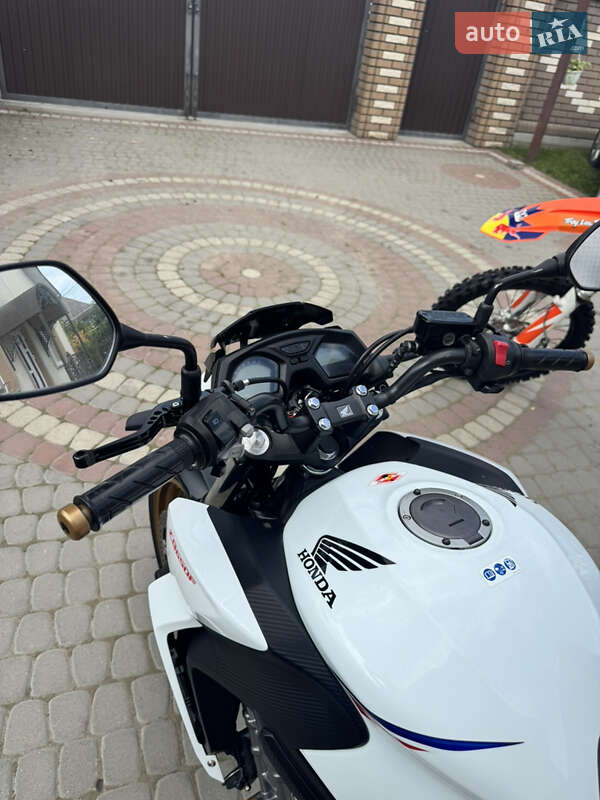 Мотоцикл Без обтекателей (Naked bike) Honda CB 650F 2015 в Хотине