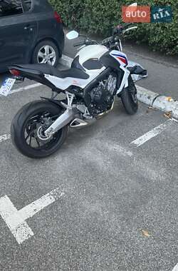 Мотоцикл Без обтекателей (Naked bike) Honda CB 650F 2015 в 