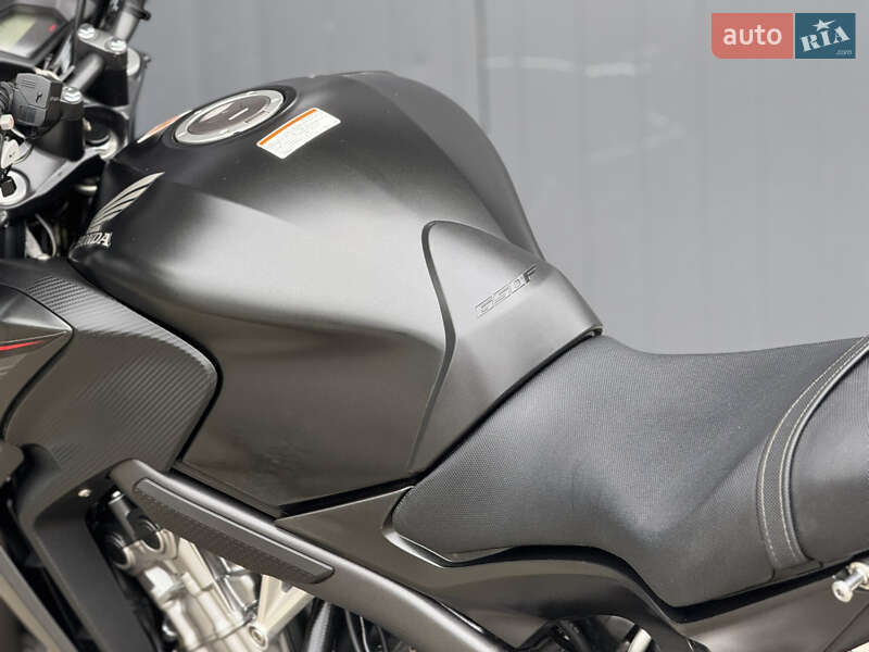 Мотоцикл Без обтекателей (Naked bike) Honda CB 650F 2015 в Львове фото 16 Мотоцикл Без обтекателей (Naked bike) Honda CB 650F 2015 в Львове