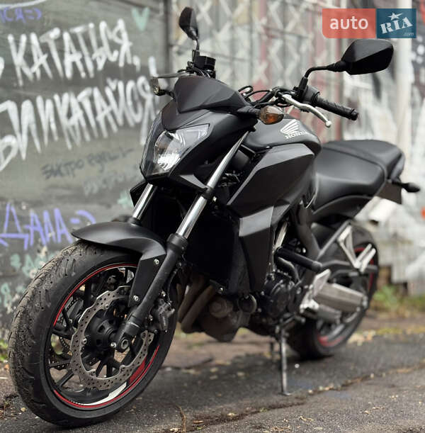 Мотоцикл Без обтекателей (Naked bike) Honda CB 650F 2014 в Киеве фото 5 Мотоцикл Без обтекателей (Naked bike) Honda CB 650F 2014 в Киеве