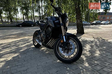 Мотоцикл Без обтекателей (Naked bike) Honda CB 650R 2023 в 