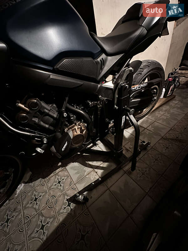 Мотоцикл Без обтікачів (Naked bike) Honda CB 650R 2023 в Бершаді