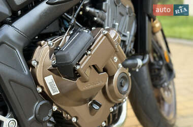 Мотоцикл Без обтекателей (Naked bike) Honda CB 650R 2024 в 