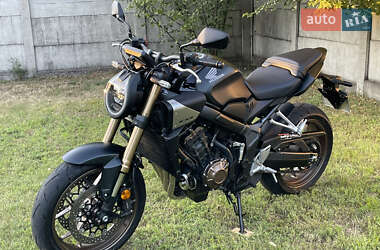 Мотоцикл Без обтекателей (Naked bike) Honda CB 650R 2024 в 