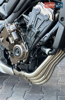 Мотоцикл Без обтекателей (Naked bike) Honda CB 650R 2024 в 