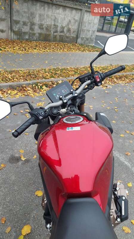 Мотоцикл Без обтікачів (Naked bike) Honda CB 650R 2025 в Вінниці фото 11 Мотоцикл Без обтікачів (Naked bike) Honda CB 650R 2025 в Вінниці
