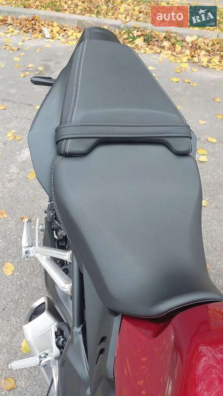 Мотоцикл Без обтікачів (Naked bike) Honda CB 650R 2025 в Вінниці фото 23 Мотоцикл Без обтікачів (Naked bike) Honda CB 650R 2025 в Вінниці