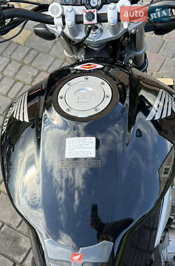 Мотоцикл Без обтекателей (Naked bike) Honda CB 900F Hornet 2002 в 