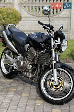 Мотоцикл Без обтекателей (Naked bike) Honda CB 900F Hornet 2002 в 
