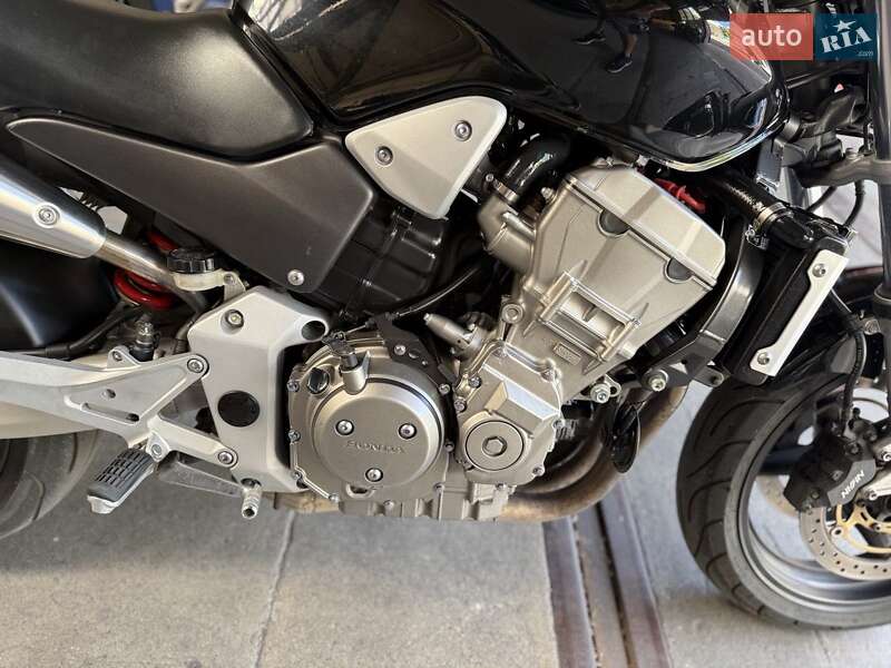 Мотоцикл Без обтекателей (Naked bike) Honda CB 900F Hornet 2004 в Чернигове