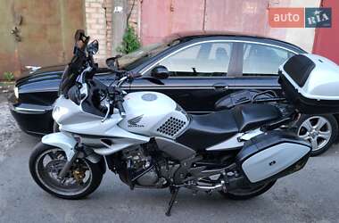 Мотоцикл Классик Honda CBF 1000 2009 в 