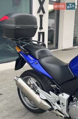 Мотоцикл Без обтекателей (Naked bike) Honda CBF 500 2005 в 
