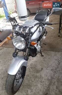 Мотоцикл Без обтекателей (Naked bike) Honda CBF 500 2004 в 