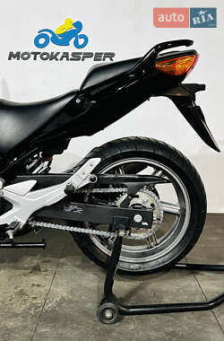 Мотоцикл Без обтекателей (Naked bike) Honda CBF 500 2004 в 
