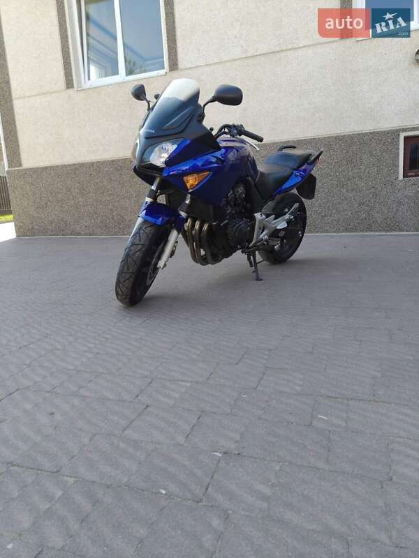 Мотоцикл Спорт-туризм Honda CBF 600 2004 в 
