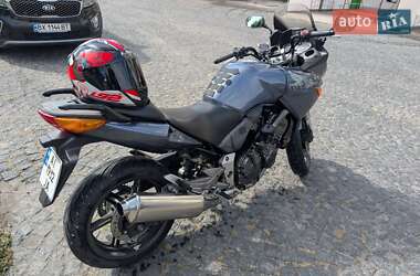 Мотоцикл Спорт-туризм Honda CBF 600N 2004 в 
