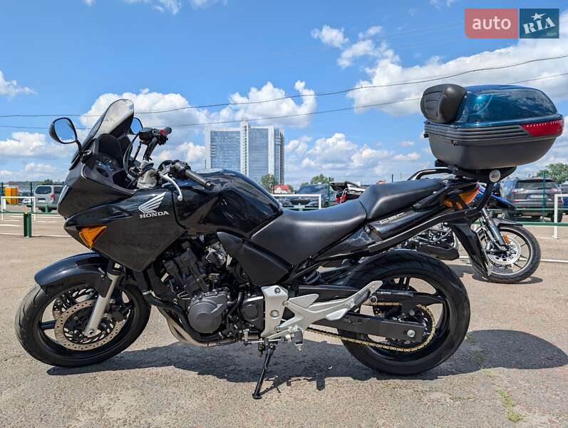 Мотоцикл Без обтекателей (Naked bike) Honda CBF 600S 2005 в 