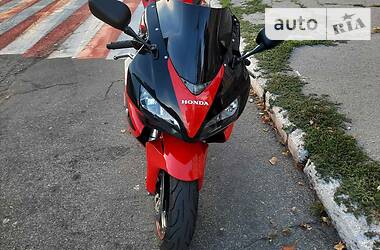 Спортбайк Honda CBR 1000F 2005 в Каменском