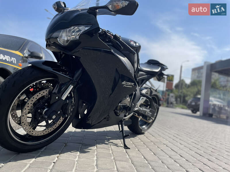 Спортбайк Honda CBR 1000RR 2008 в Днепре