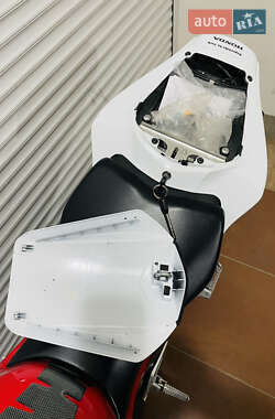 Спортбайк Honda CBR 1000RR 2012 в 