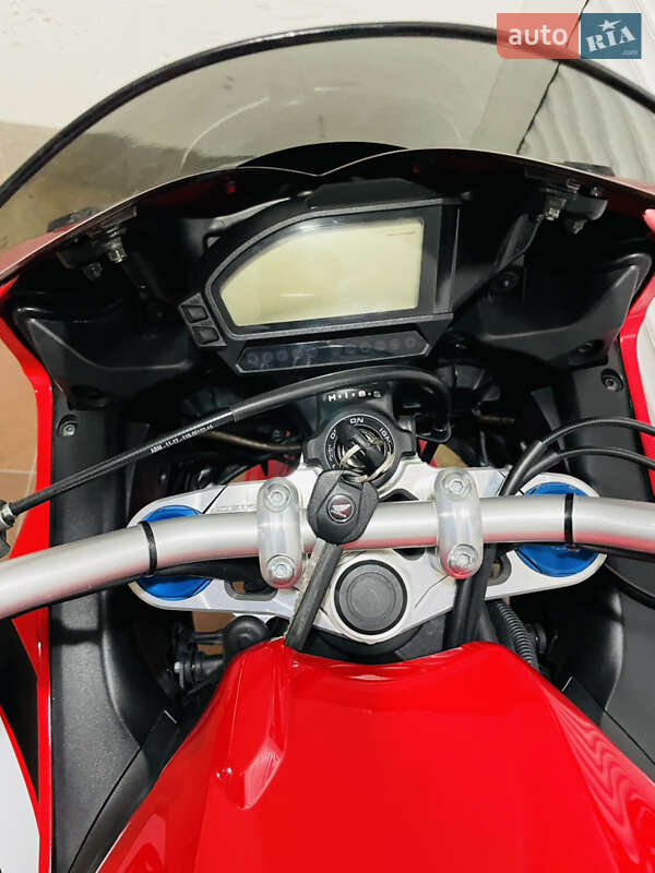 Спортбайк Honda CBR 1000RR 2012 в Києві