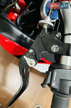 Спортбайк Honda CBR 1000RR 2012 в 