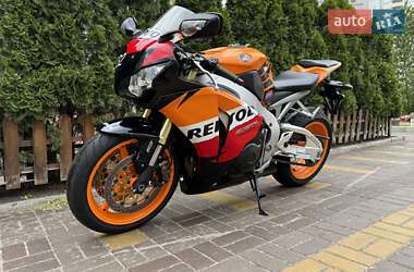 Спортбайк Honda CBR 1000RR 2009 в 