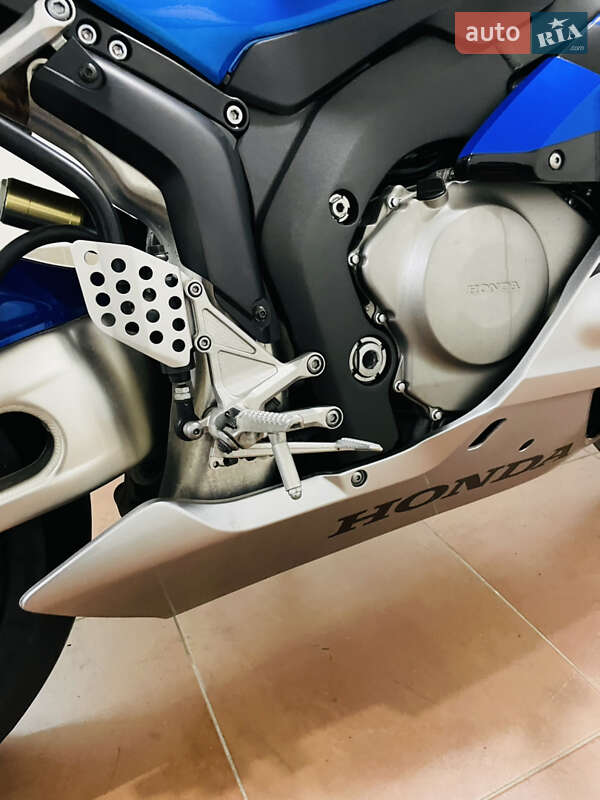 Спортбайк Honda CBR 1000RR 2007 в Киеве
