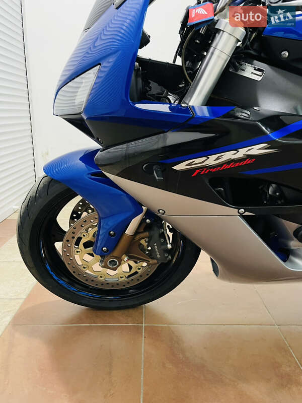 Спортбайк Honda CBR 1000RR 2007 в Киеве