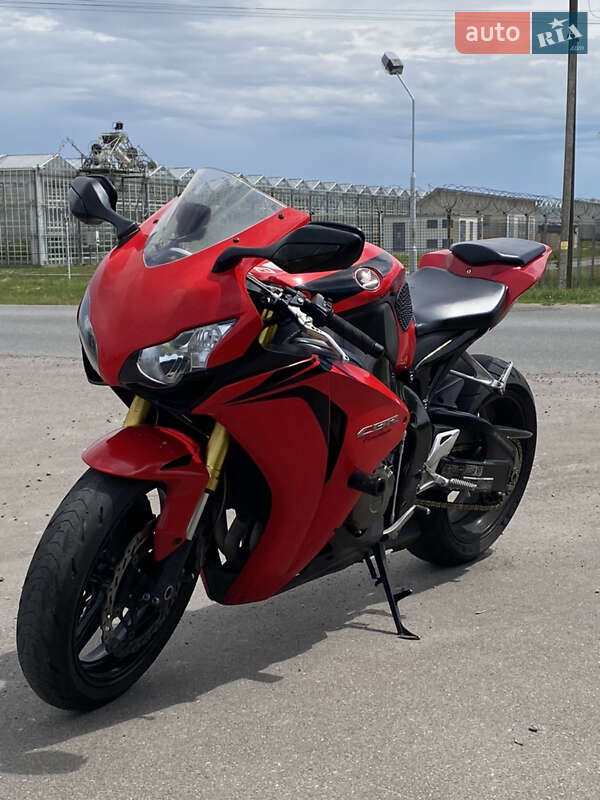 Спортбайк Honda CBR 1000RR 2008 в Броварах фото 4 Спортбайк Honda CBR 1000RR 2008 в Броварах