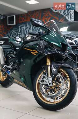 Спортбайк Honda CBR 1000RR 2022 в Києві