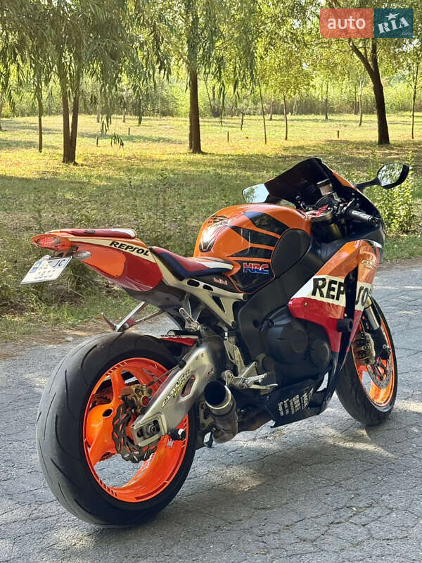Спортбайк Honda CBR 1000RR 2008 в Новомосковську