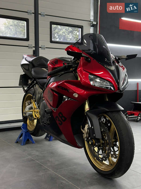 Спортбайк Honda CBR 1000RR 2007 в Киеве фото 4 Спортбайк Honda CBR 1000RR 2007 в Киеве