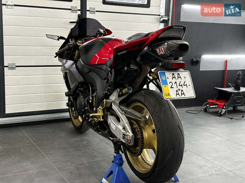 Спортбайк Honda CBR 1000RR 2007 в Киеве фото 12 Спортбайк Honda CBR 1000RR 2007 в Киеве