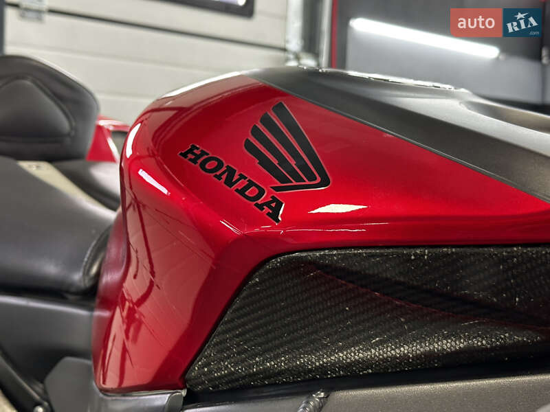 Спортбайк Honda CBR 1000RR 2007 в Киеве фото 22 Спортбайк Honda CBR 1000RR 2007 в Киеве