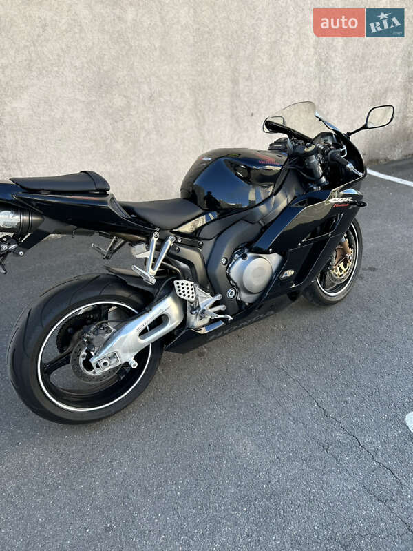 Спортбайк Honda CBR 1000RR 2004 в Києві