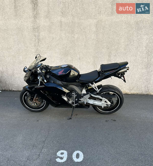 Спортбайк Honda CBR 1000RR 2004 в Києві