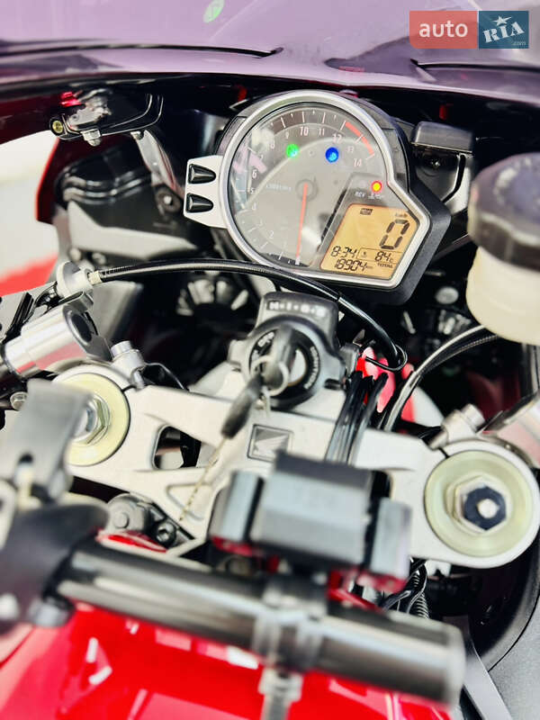 Спортбайк Honda CBR 1000RR 2009 в Одесі фото 26 Спортбайк Honda CBR 1000RR 2009 в Одесі