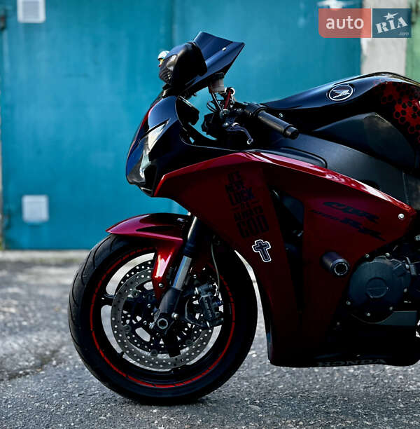 Спортбайк Honda CBR 1000RR 2010 в Одесі фото 4 Спортбайк Honda CBR 1000RR 2010 в Одесі
