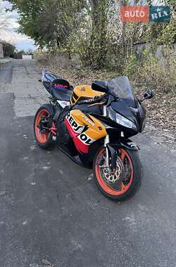 Спортбайк Honda CBR 1000RR 2007 в Гореничах
