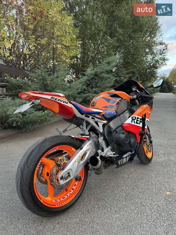 Спортбайк Honda CBR 1000RR 2008 в Новомосковську
