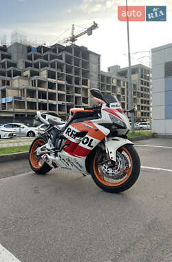 Спортбайк Honda CBR 1000RR 2004 в Киеве